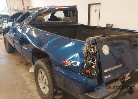 2003 Chevrolet Silverado 1500 Ls z USA, uszkodzony, nr VIN 1GCEK19T93E291852